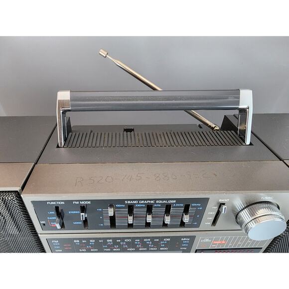 Sanyo Boombox Portable Mini Component System C15 - Good but Cassette Not Working - Picture 5 of 9